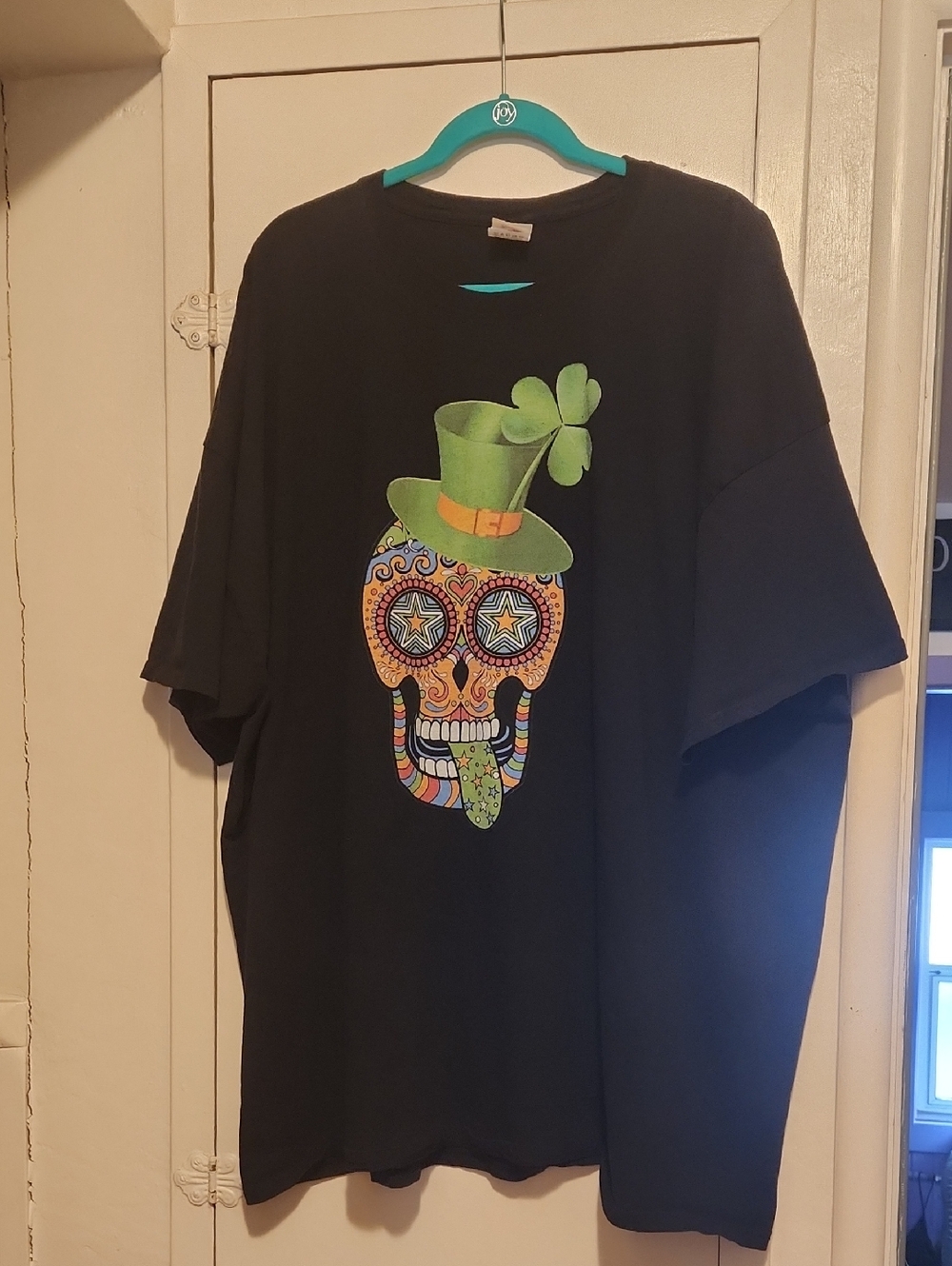 🔥Fruit of the Loom Black Tee with Teal Sugar Skull Interior Accent